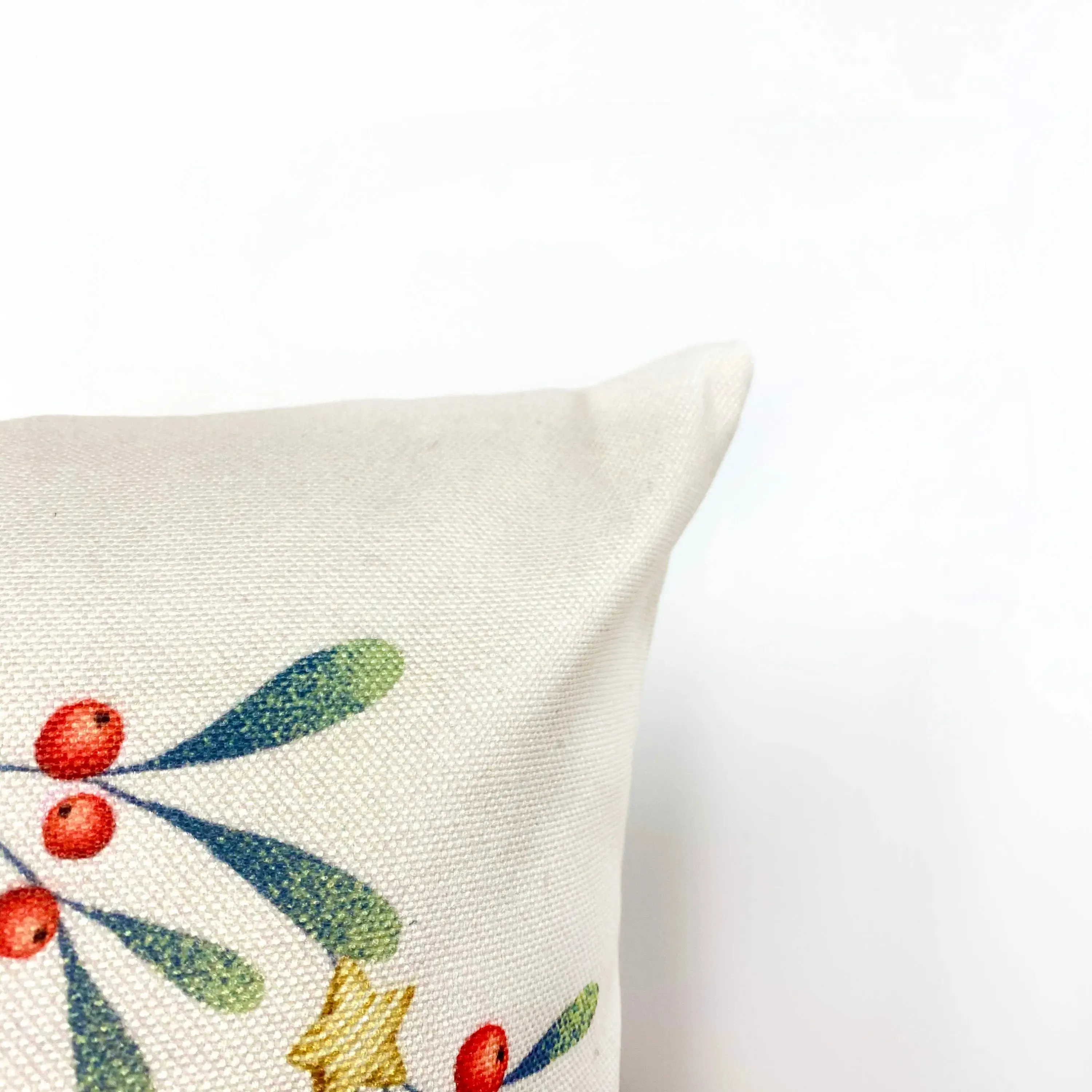 Mistletoe Kisses Wreath | Throw Pillow Cover | Best Friend Christmas Gift | Rustic Farmhouse Decor | Farmhouse Decor | Decorative Pillows for Couch
