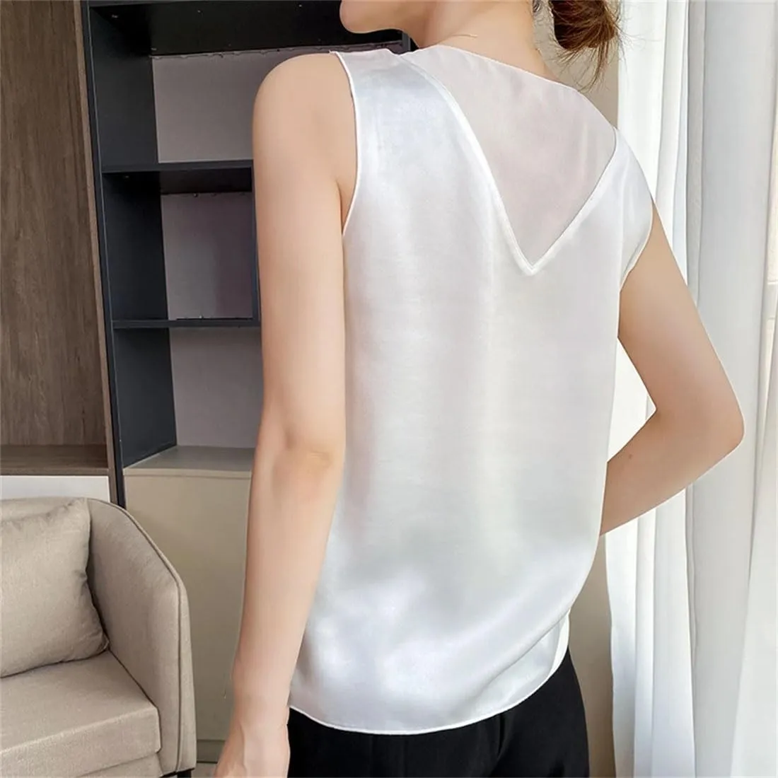 Women's Sleeveless Mulberry-Silk Camisole Summer V-Neck Satin Tank Tops Inside Vest