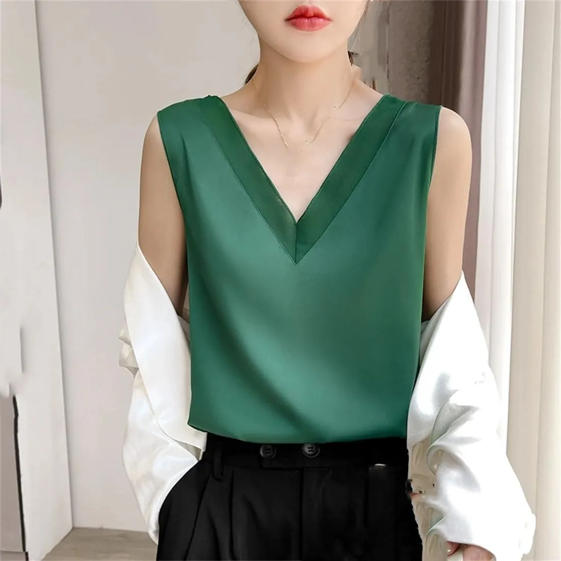 Women's Sleeveless Mulberry-Silk Camisole Summer V-Neck Satin Tank Tops Inside Vest