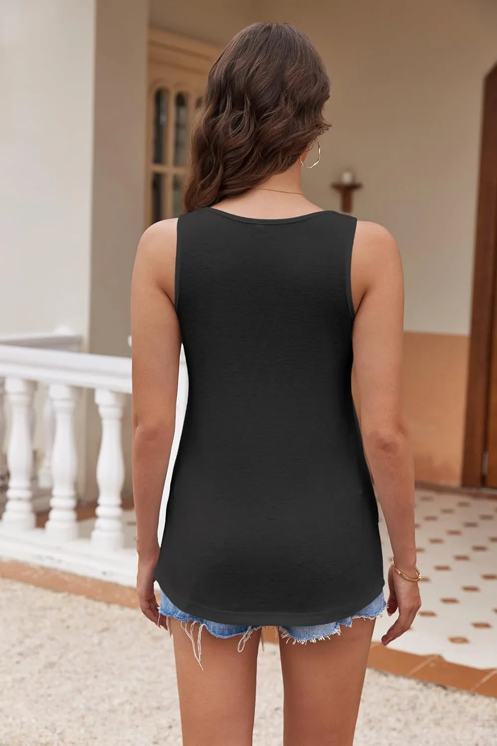 Zeagoo Womens Tank Tops Flowy Loose Fit Scoop Neck Casual Summer Tops Curvy Hem